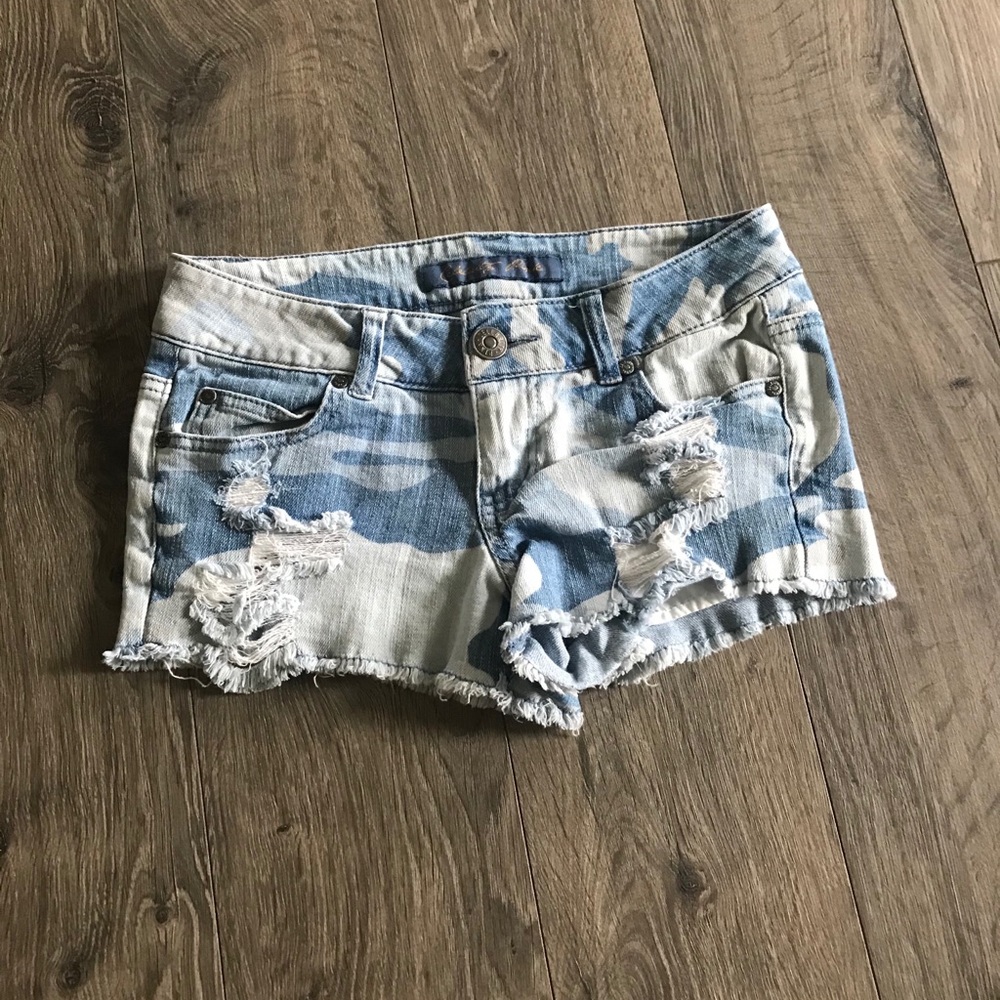 Celebrity Pink shorts